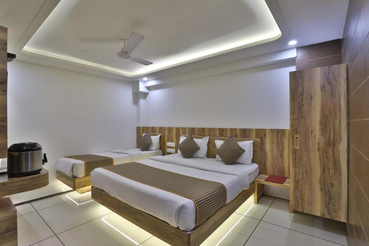 Hotel Pearl Вадодара Экстерьер фото