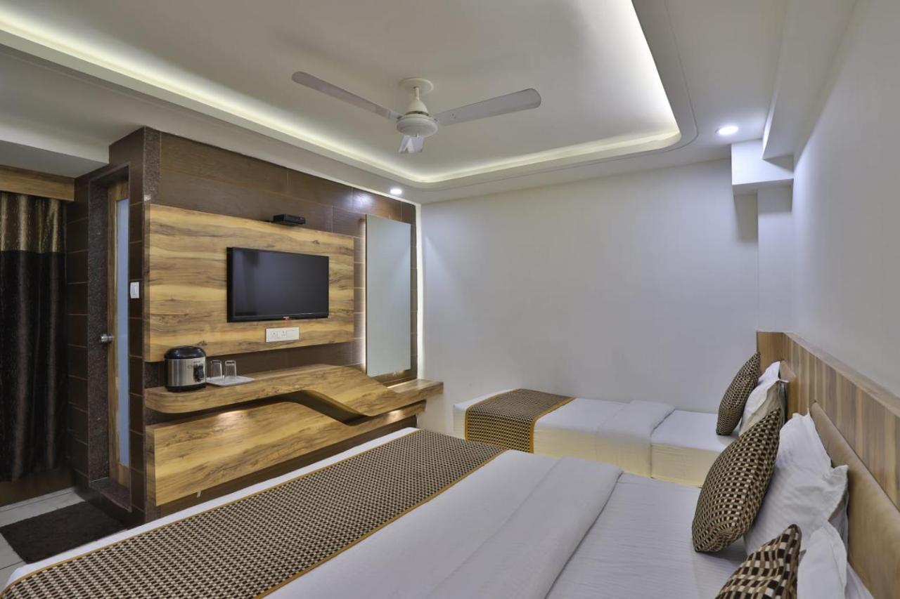 Hotel Pearl Вадодара Экстерьер фото