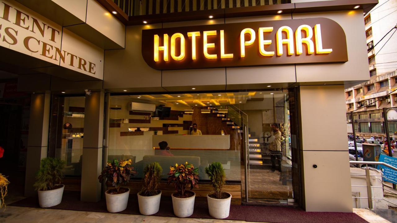 Hotel Pearl Вадодара Экстерьер фото