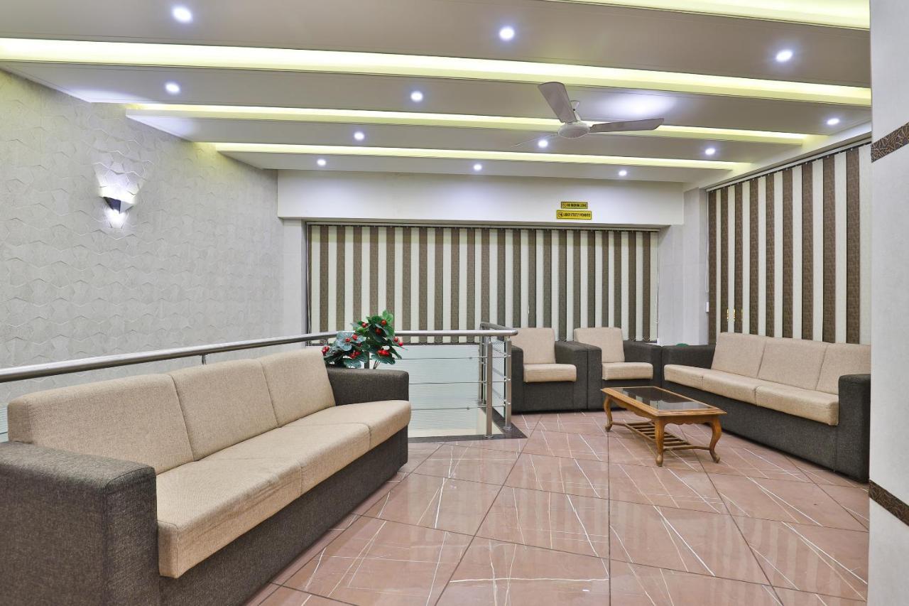 Hotel Pearl Вадодара Экстерьер фото