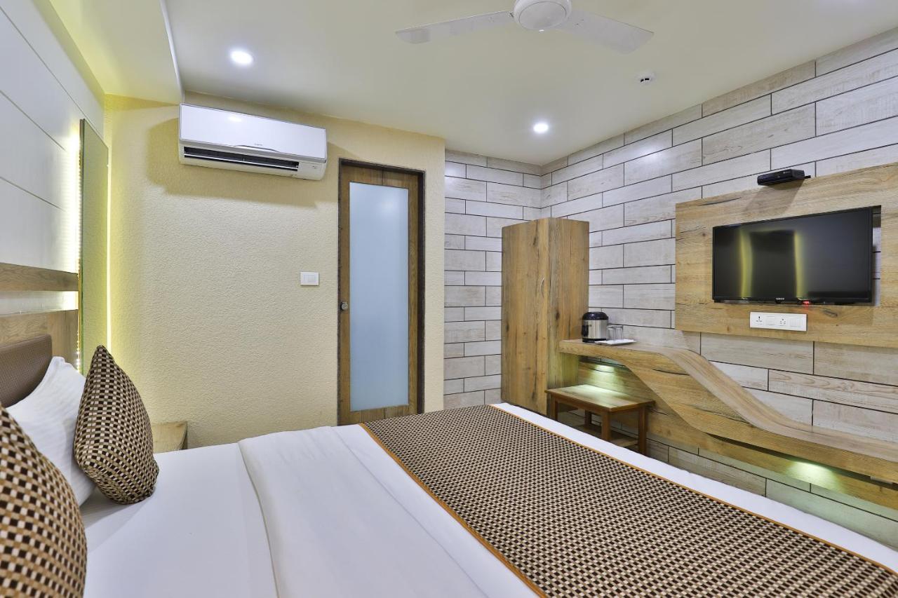 Hotel Pearl Вадодара Экстерьер фото